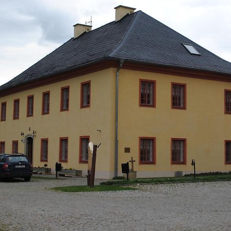 Penzion Na Fare Dubenec Eksteriør bilde